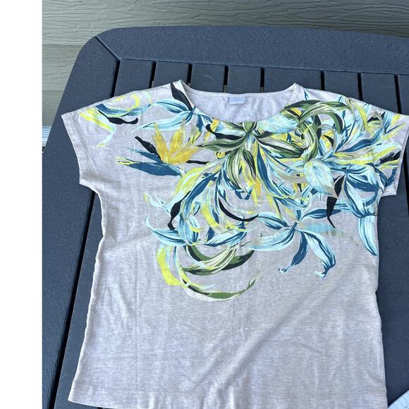 Chico's 0, tan scoop neck floral print, cap sleeve, T-shirt, Women's size 0 (4) - Picture 1 of 6